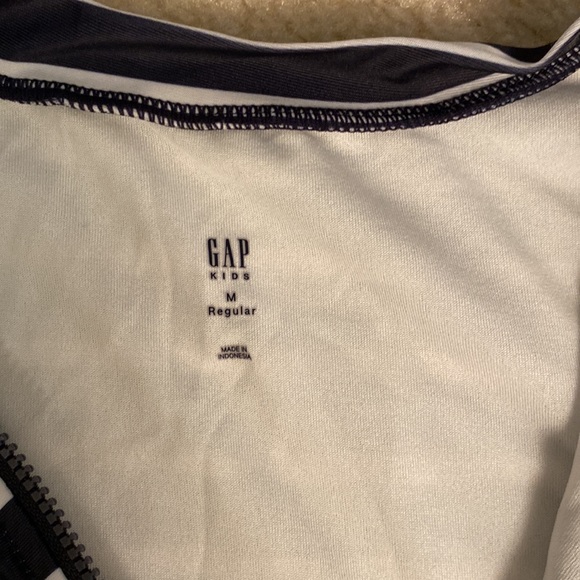 Gap Kids one piece suite - Picture 3 of 4